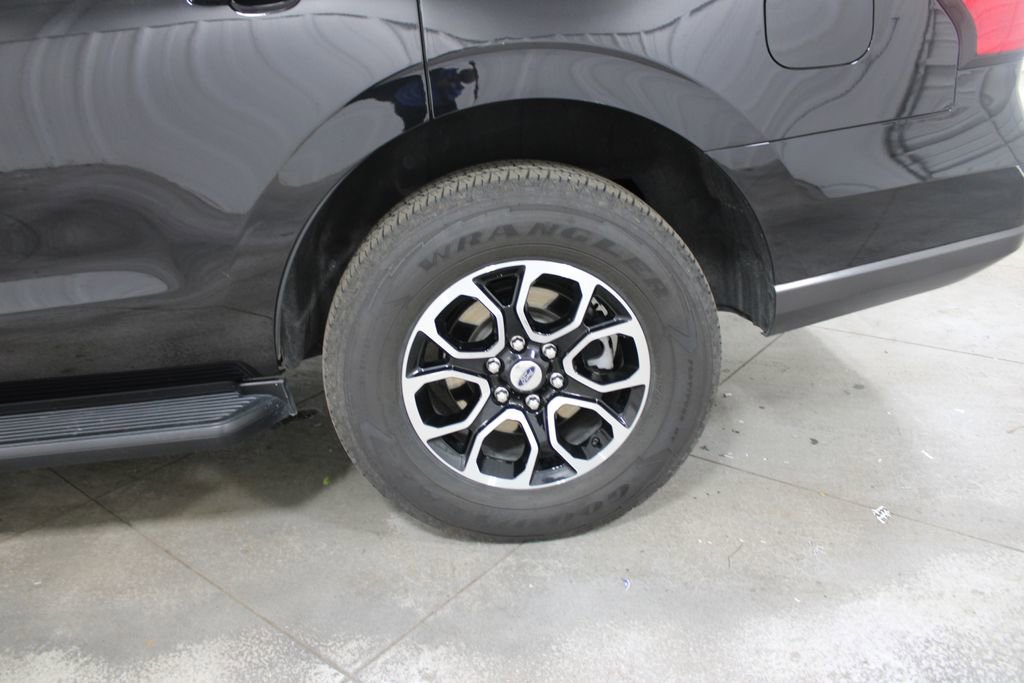 Used 2024 Ford Expedition XLT image 38