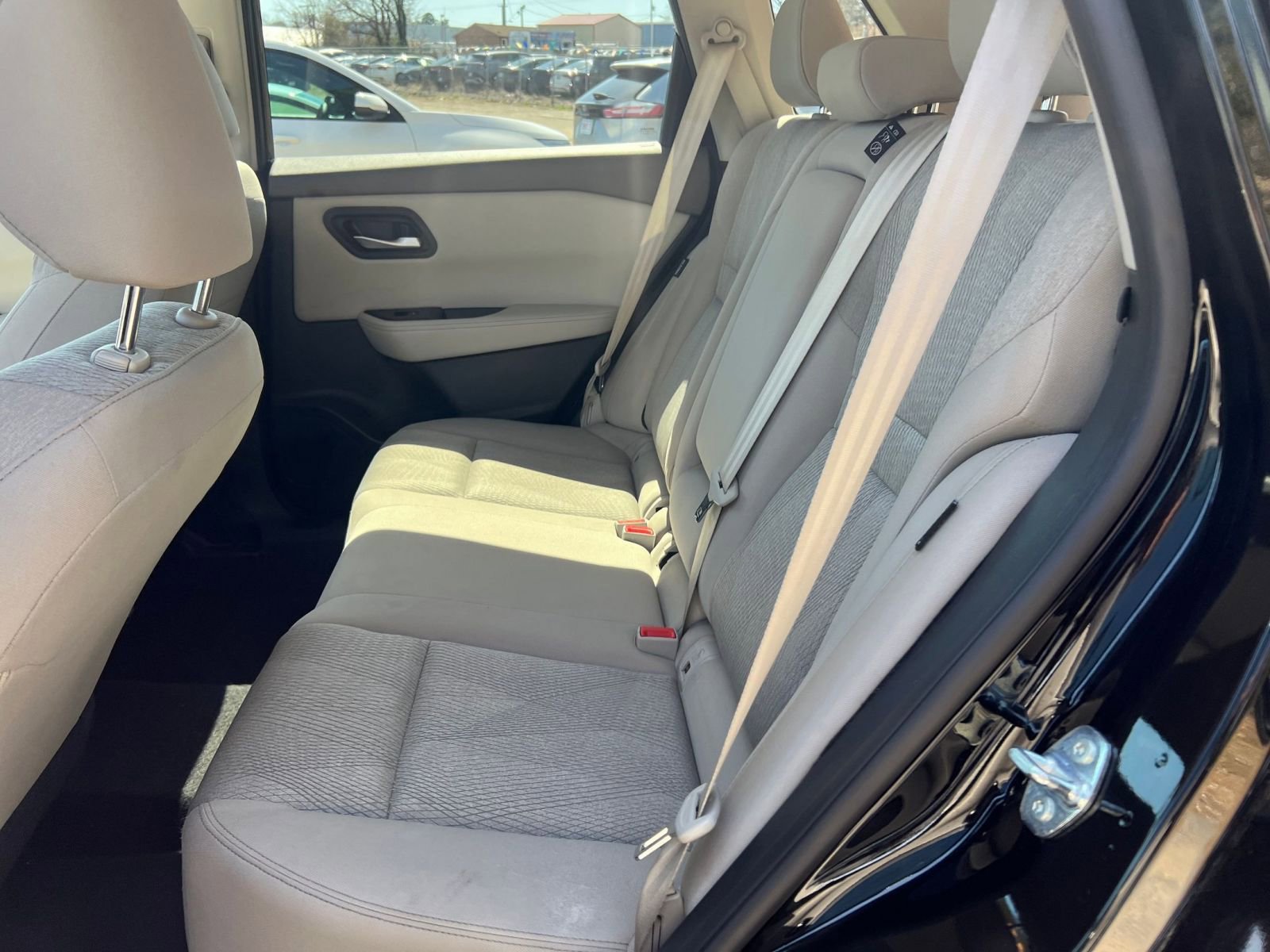 Used 2025 Nissan Rogue SV image 27