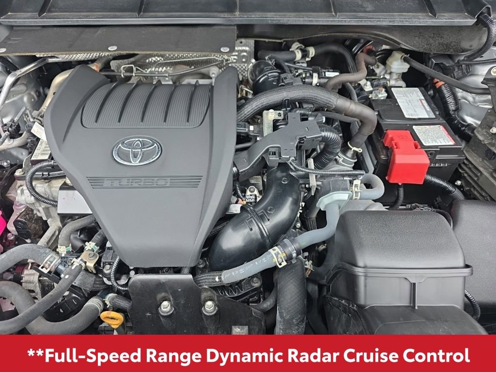 Used 2024 Toyota Highlander LE image 11