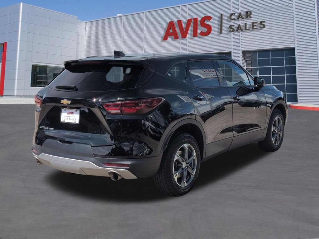 Used 2025 Chevrolet Blazer LT AWD/4WD image 6