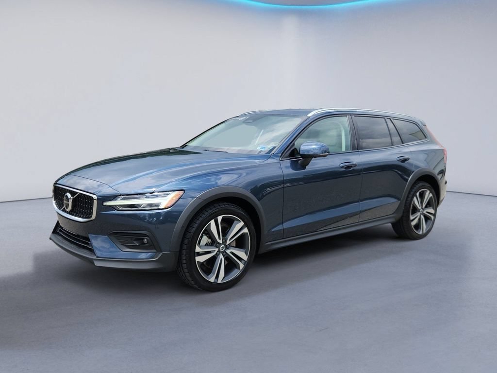 Certified 2024 Volvo V60 B5 Cross Country Plus w/ Protection Package Premier AWD/4WD image 7