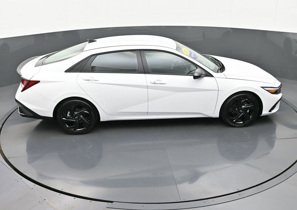 Certified 2026 Hyundai Elantra Sport FWD image 30