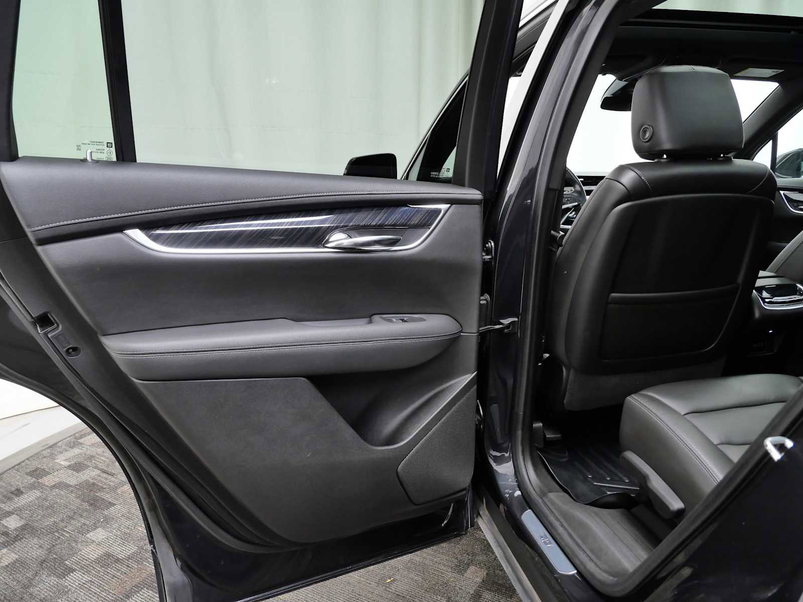 Used 2020 Cadillac XT6 Premium Luxury image 16