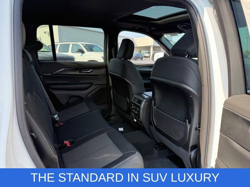 New 2025 Jeep Grand Cherokee Laredo X w/ Luxury Tech Group I image 6