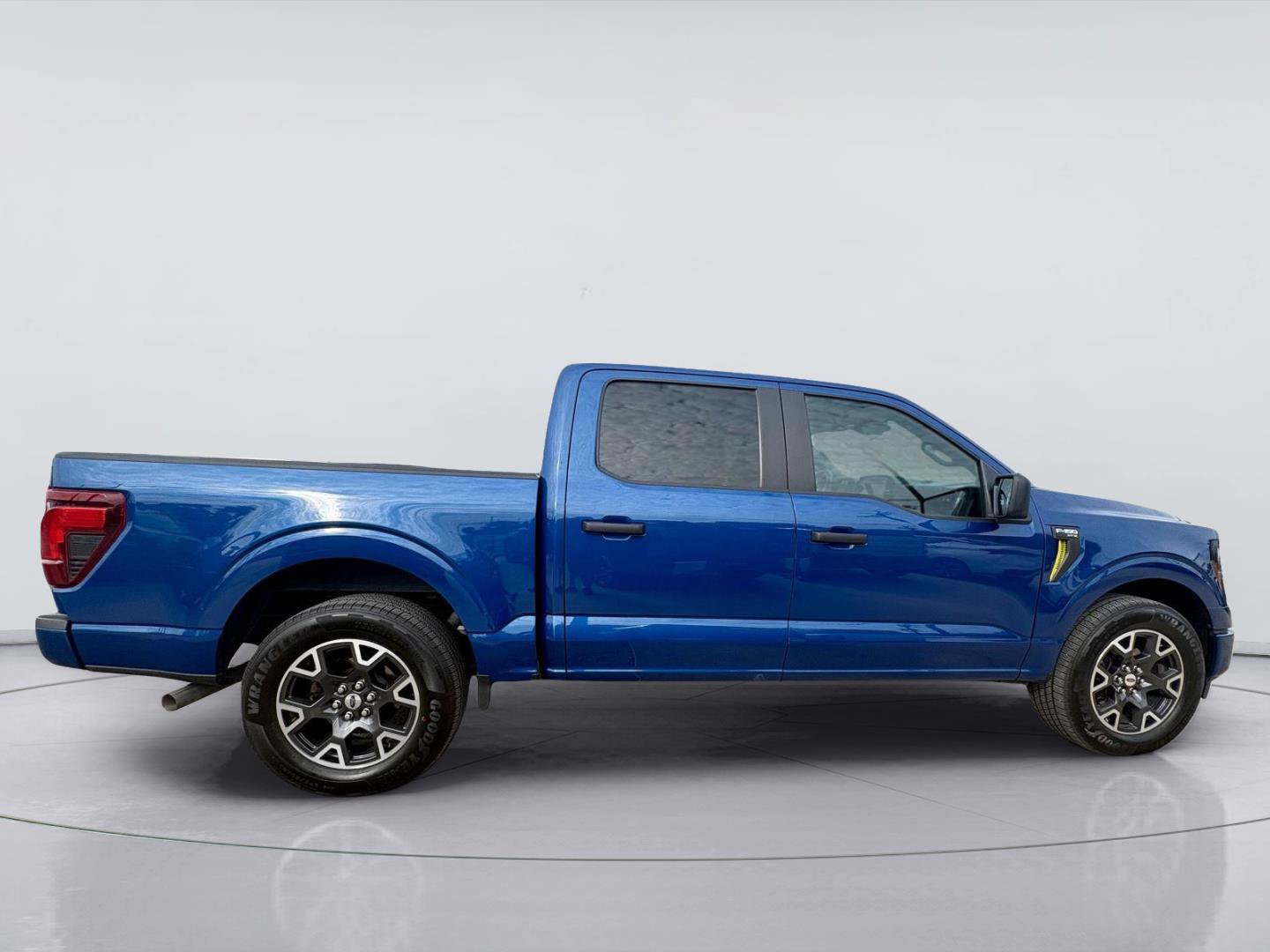 Used 2024 Ford F150 STX RWD image 2