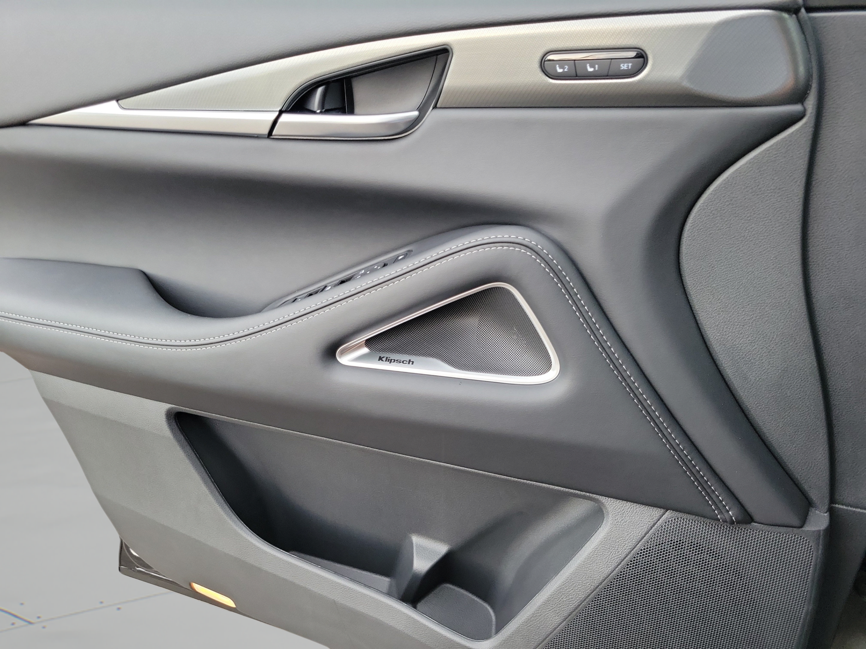 New 2027 INFINITI QX60 Luxe w/ Cargo Package FWD image 19