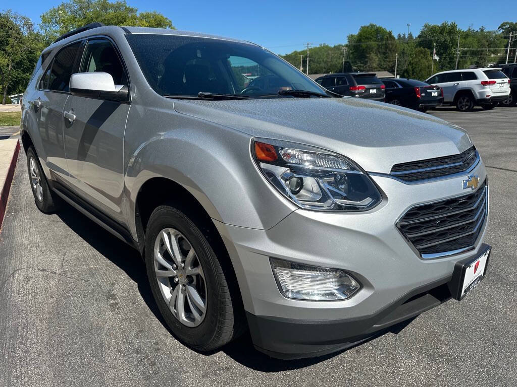 Used 2017 Chevrolet Equinox LT w/ Convenience Package FWD image 2