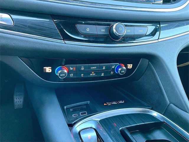 Used 2024 Buick Enclave Premium image 23