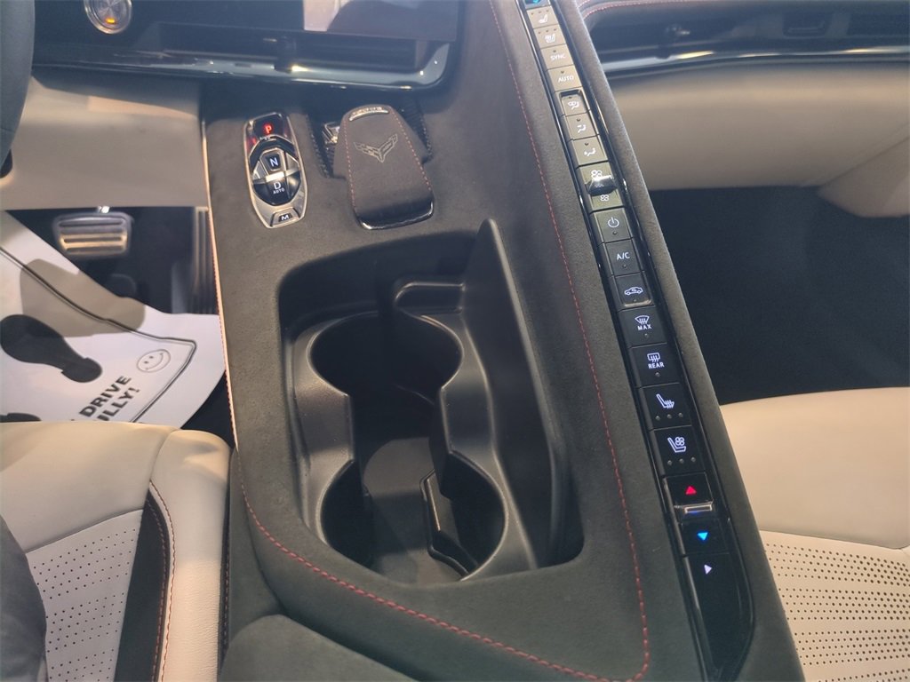 Used 2023 Chevrolet Corvette Stingray w/ Z51 Performance Package image 21