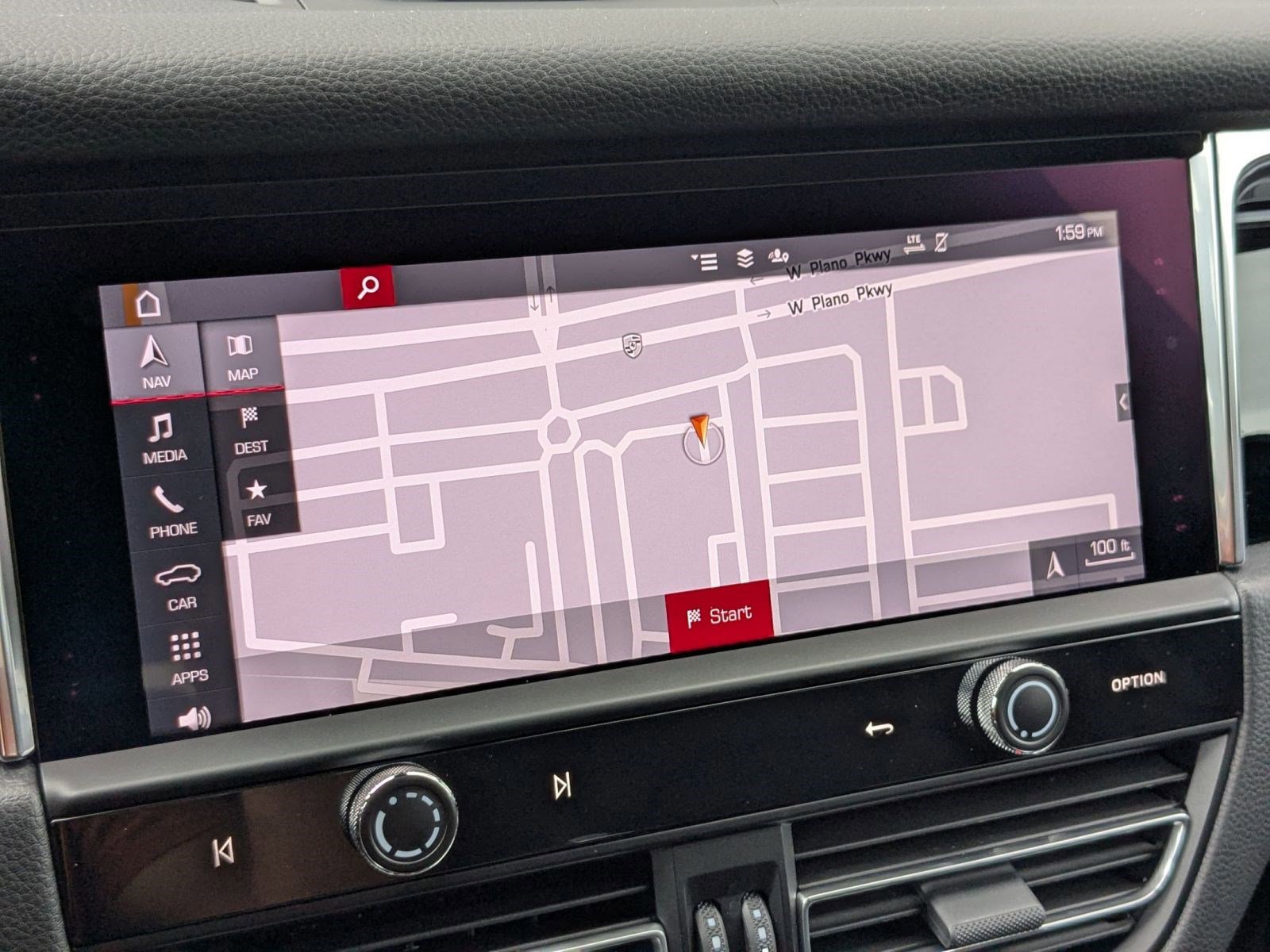 Certified 2026 Porsche Macan AWD/4WD image 17