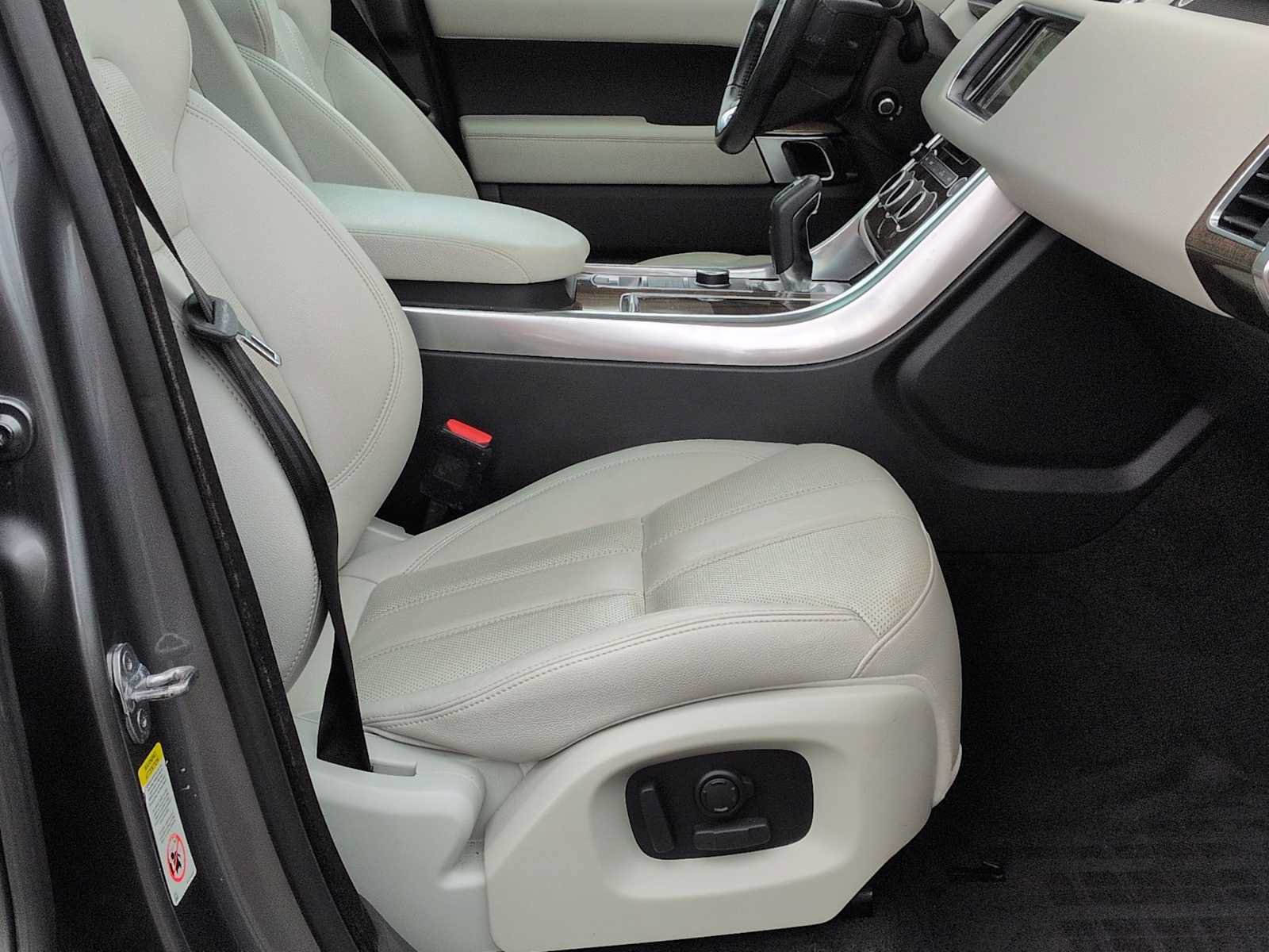 Used 2016 Land Rover Range Rover Sport SE AWD/4WD image 24