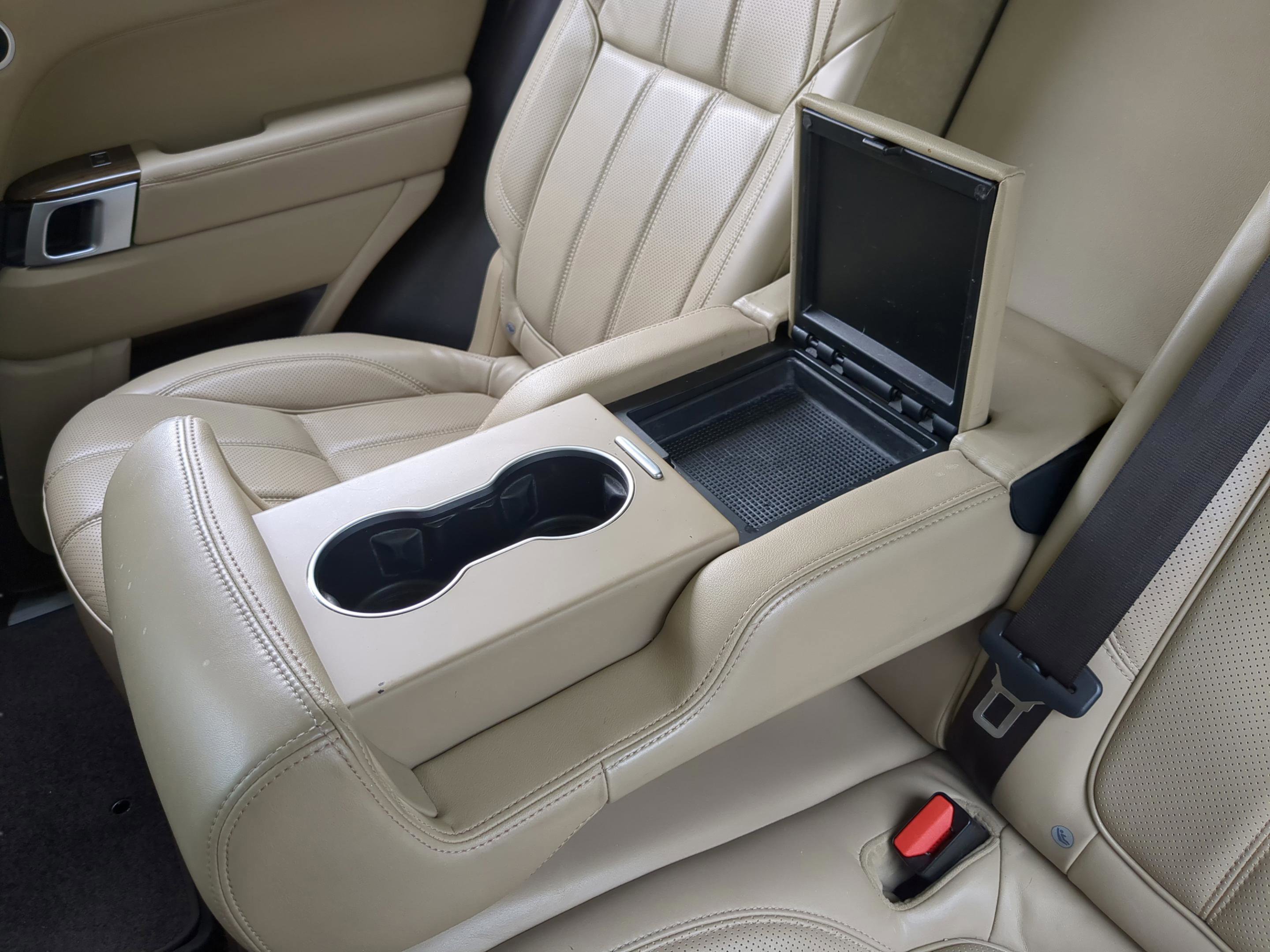 Used 2016 Land Rover Range Rover Sport HSE image 29