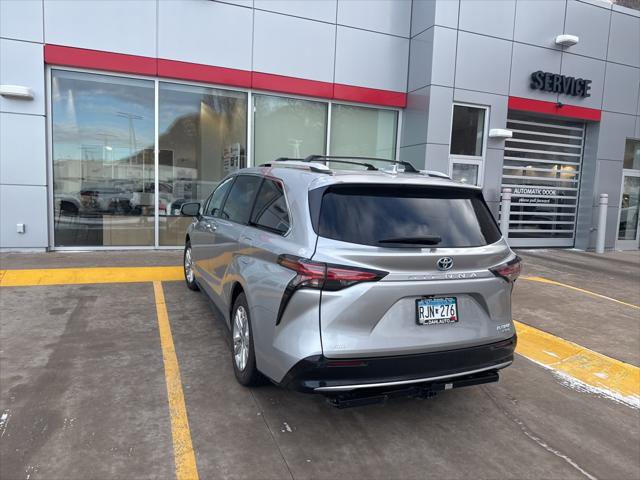 Certified 2024 Toyota Sienna Platinum image 13