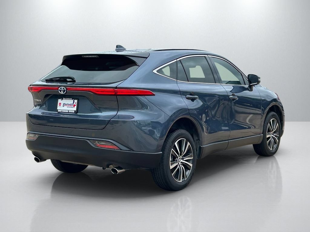 Used 2023 Toyota Venza LE AWD/4WD image 5