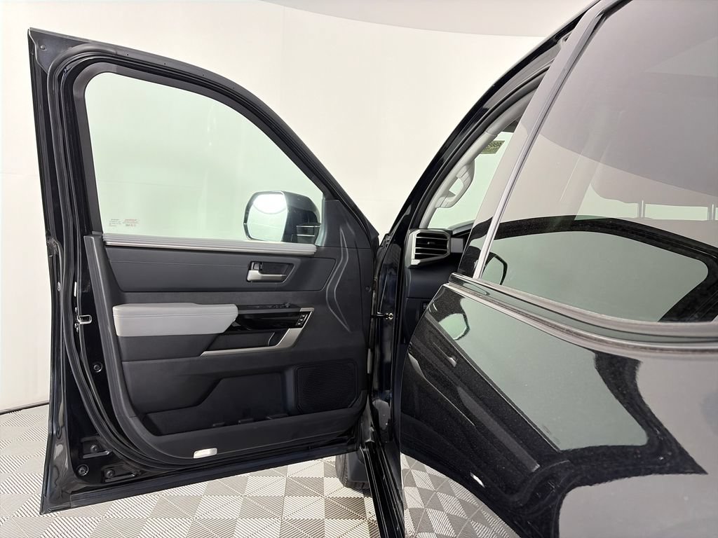 Used 2024 Toyota Tundra Limited AWD/4WD image 10