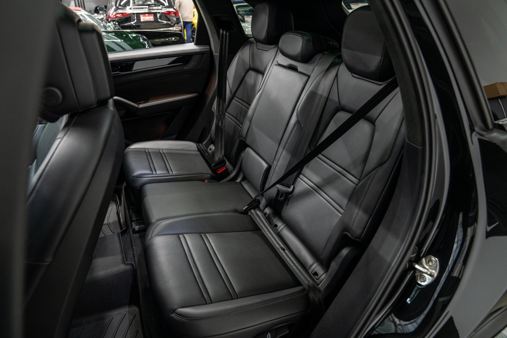 Used 2025 Porsche Cayenne GTS AWD/4WD image 15