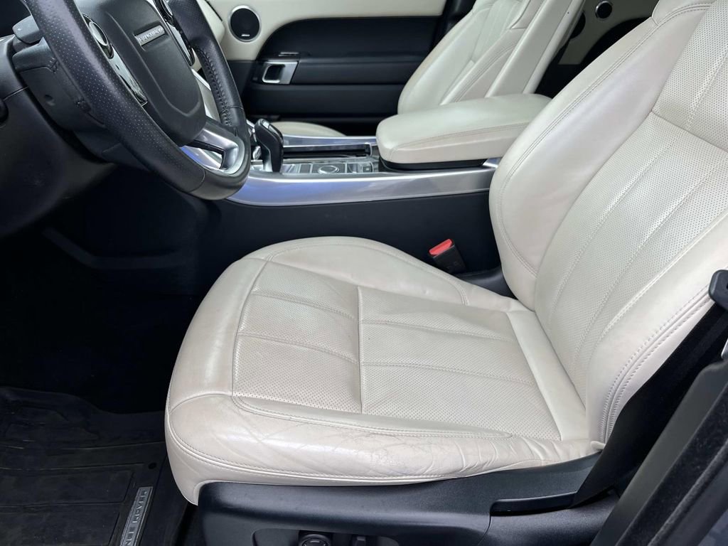 Used 2020 Land Rover Range Rover Sport HSE image 24