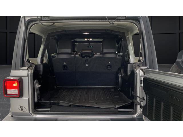 Used 2020 Jeep Wrangler Unlimited Sahara AWD/4WD image 25