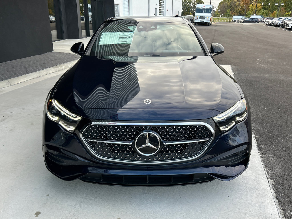 New 2026 Mercedes-Benz E 350 4MATIC Sedan image 3