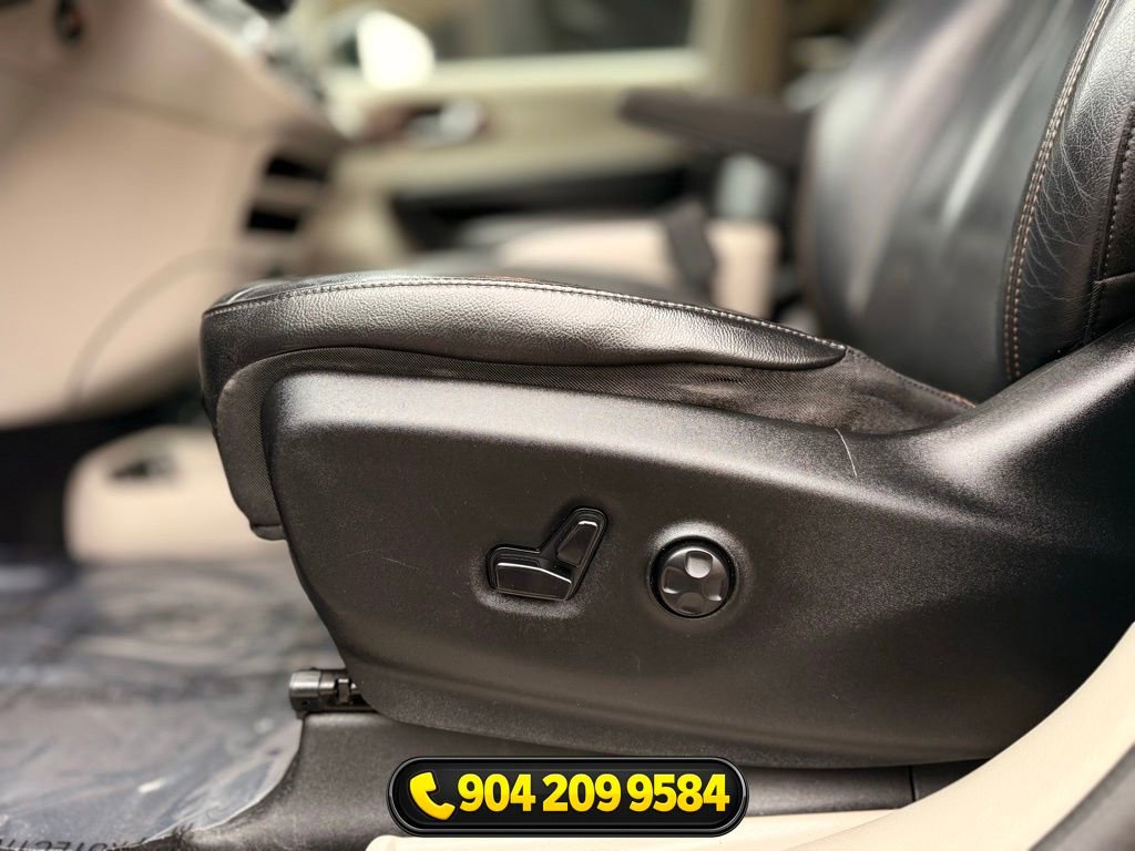 Used 2019 Chrysler Pacifica Touring-L image 11