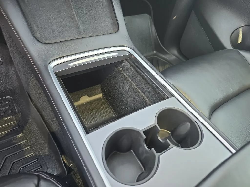 Used 2021 Tesla Model Y Long Range AWD/4WD image 21
