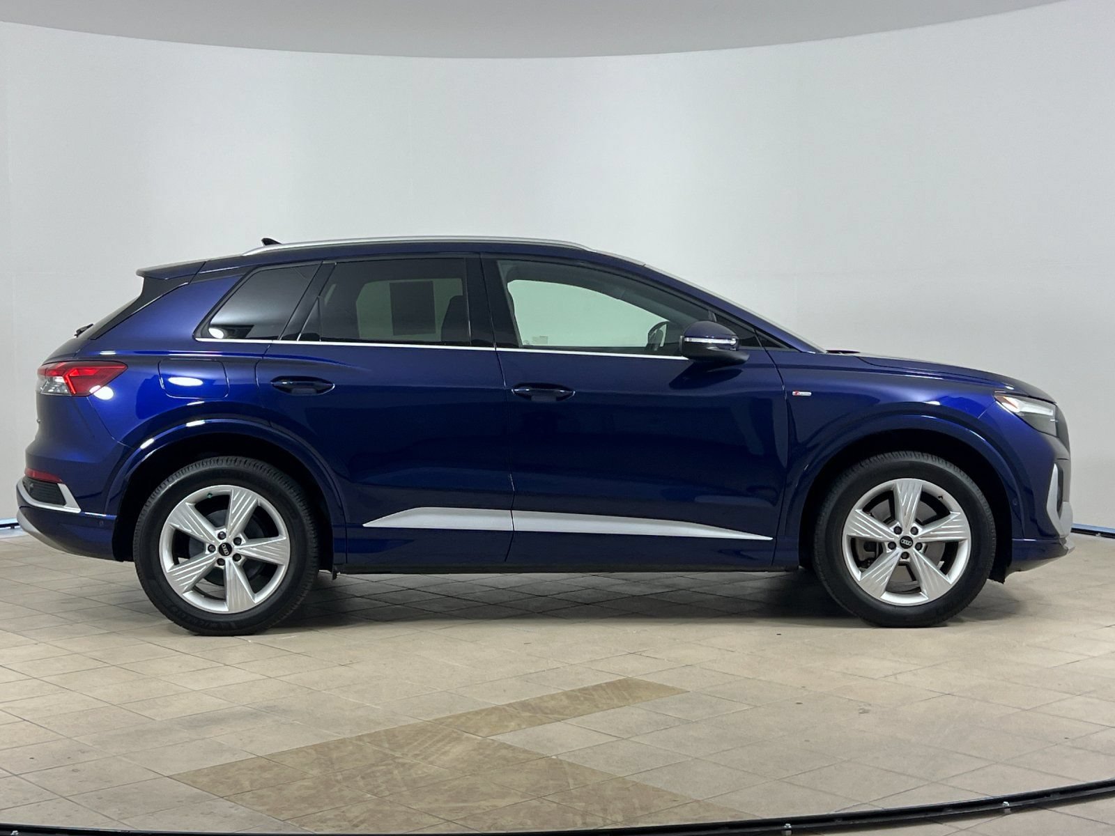 Used 2023 Audi Q4 e-tron Premium Plus w/ Premium Plus AWD/4WD image 7