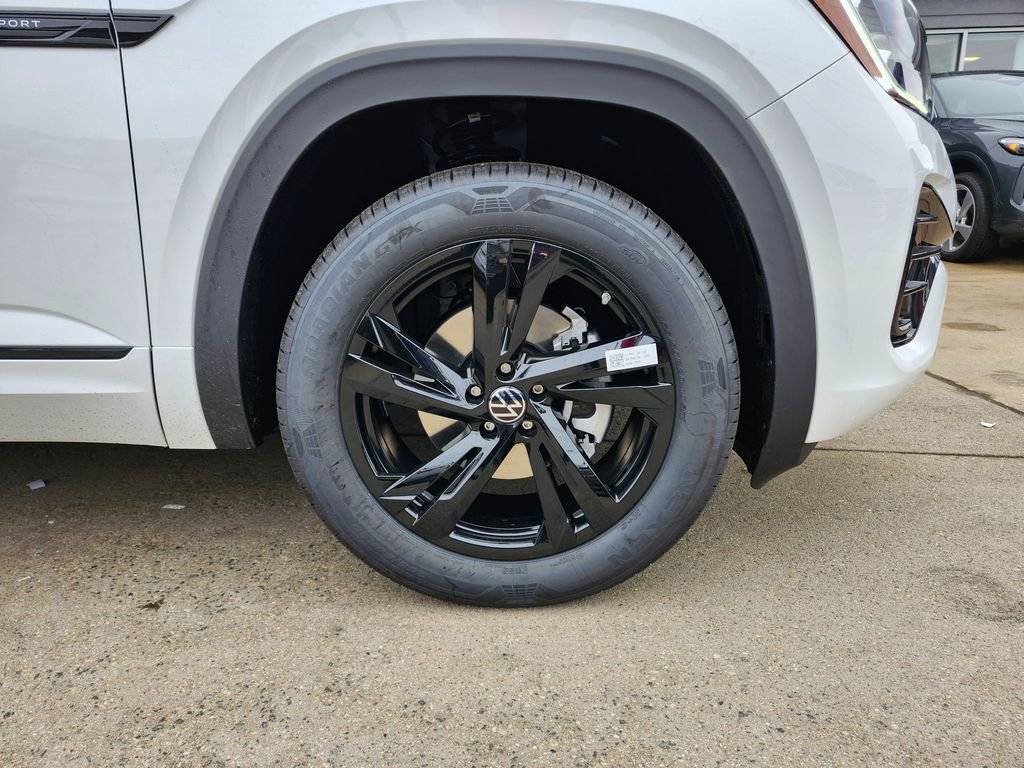 New 2026 Volkswagen Atlas Cross Sport SEL R-Line AWD/4WD image 16