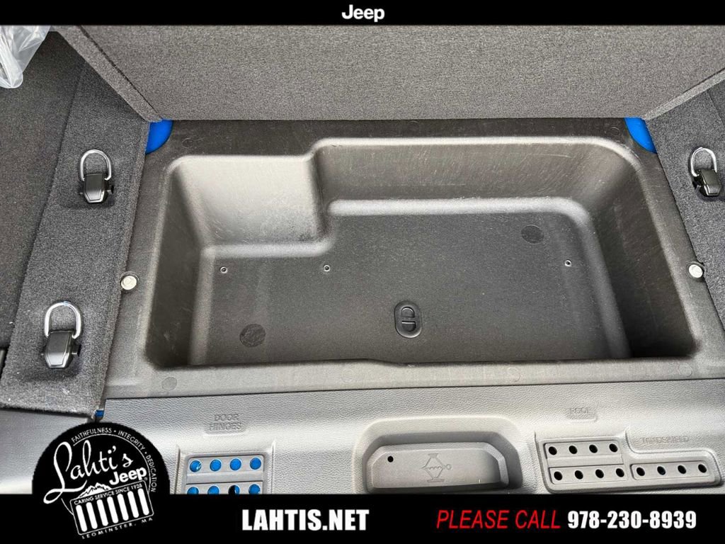 New 2026 Jeep Wrangler Unlimited Sport image 29