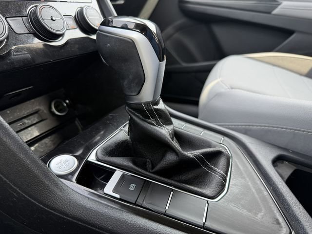 Used 2024 Volkswagen Taos SE image 19