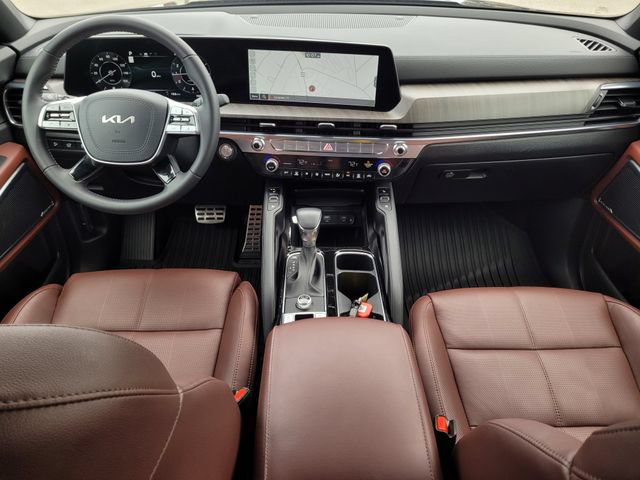 Used 2024 Kia Telluride SX w/ Towing Package FWD image 13