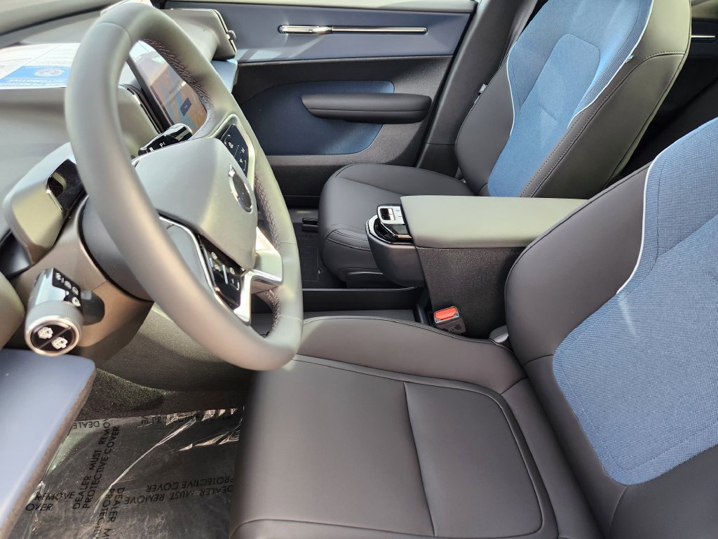 New 2026 Volvo EX30 Plus w/ Climate Package AWD/4WD image 4