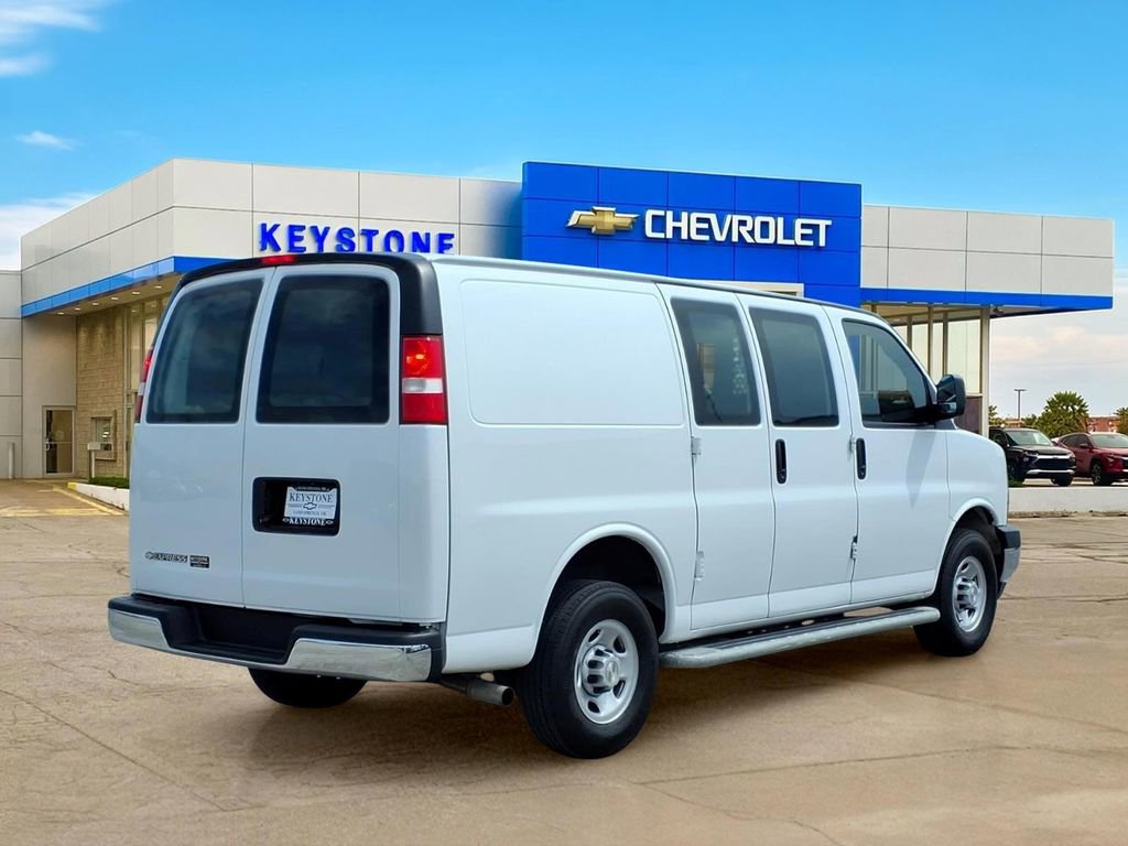 Used 2024 Chevrolet Express 2500 w/ Driver Convenience Package RWD image 7