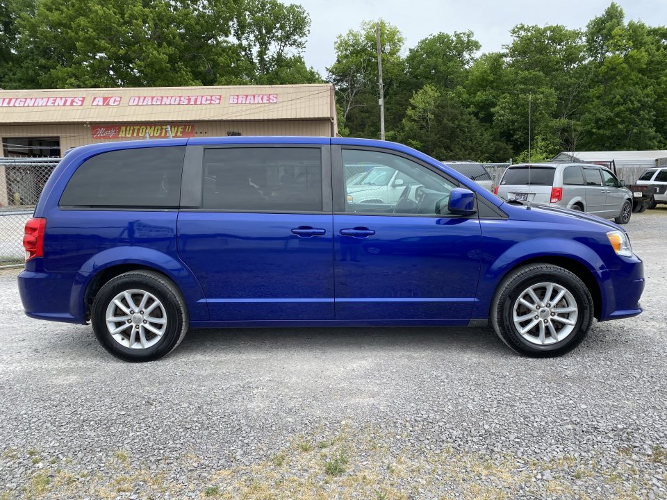 Used 2020 Dodge Grand Caravan SE FWD image 4