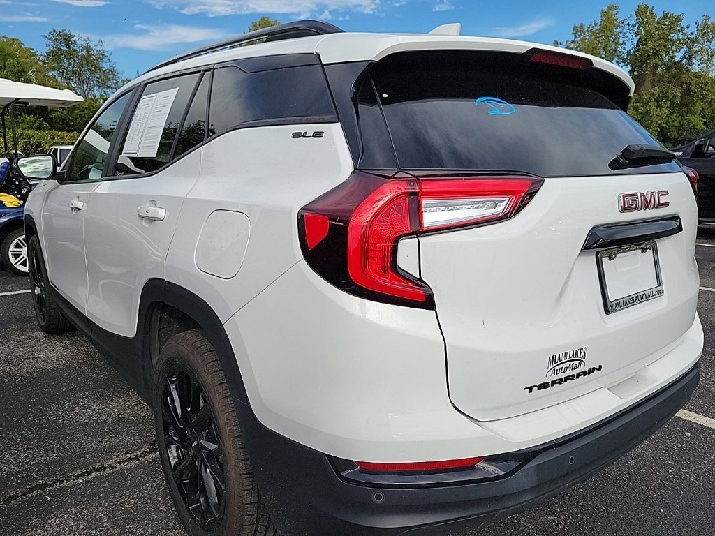 Used 2023 GMC Terrain SLE w/ Driver Convenience Package FWD image 4