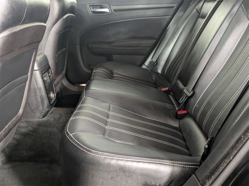 Used 2014 Chrysler 300 S image 28