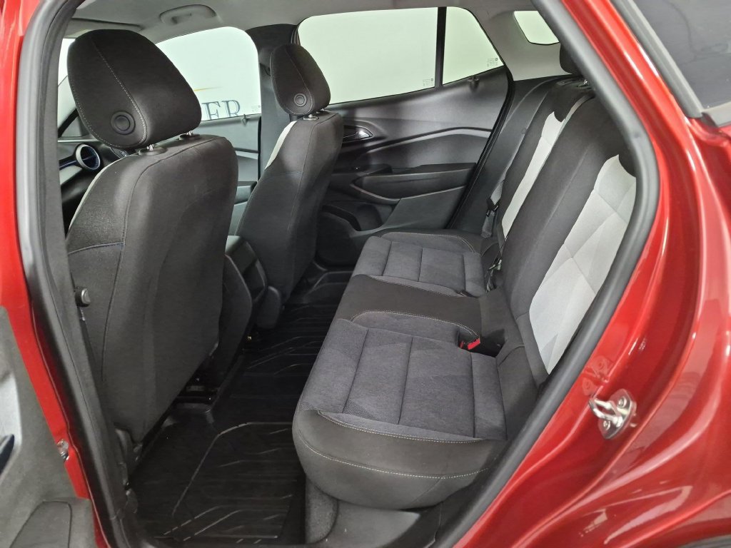 Certified 2024 Chevrolet Trax LS w/ LS Convenience Package FWD image 29