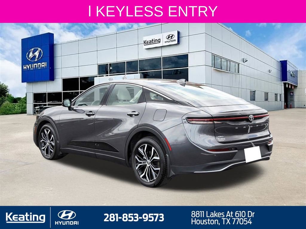 Used 2023 Toyota Crown Limited image 7