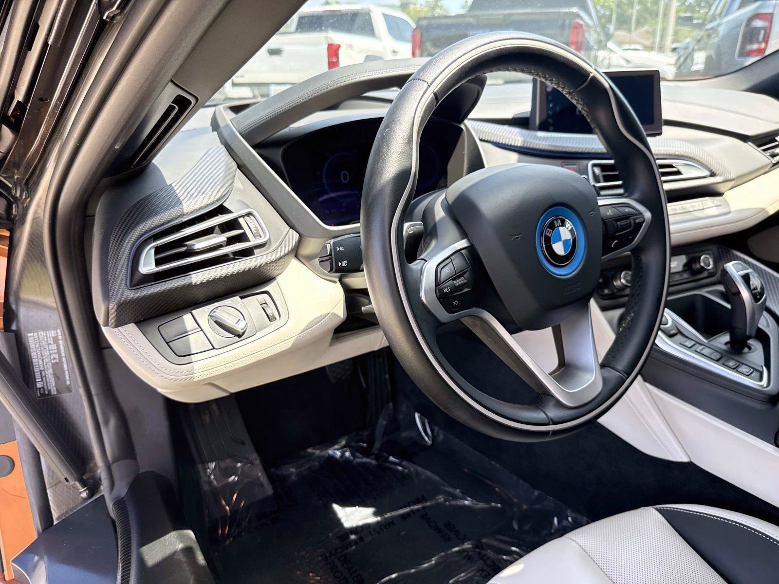 Used 2019 BMW i8 Roadster AWD/4WD image 17