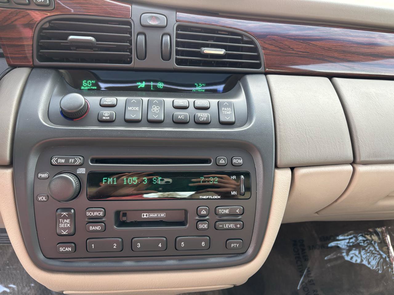 Used 2003 Cadillac De Ville w/ Comfort & Convenience Package FWD image 22