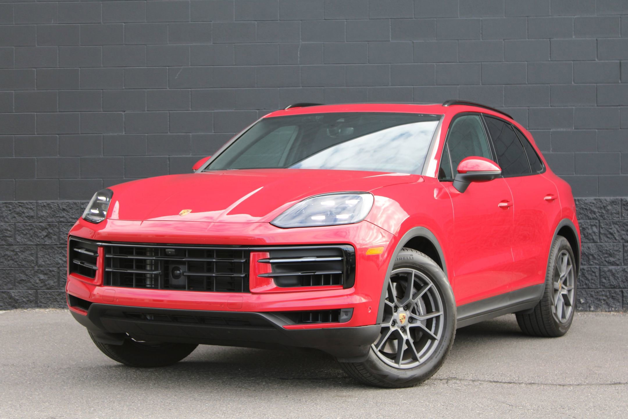 Certified 2024 Porsche Cayenne image 1