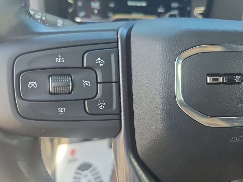Used 2024 GMC Yukon Denali Ultimate AWD/4WD image 18