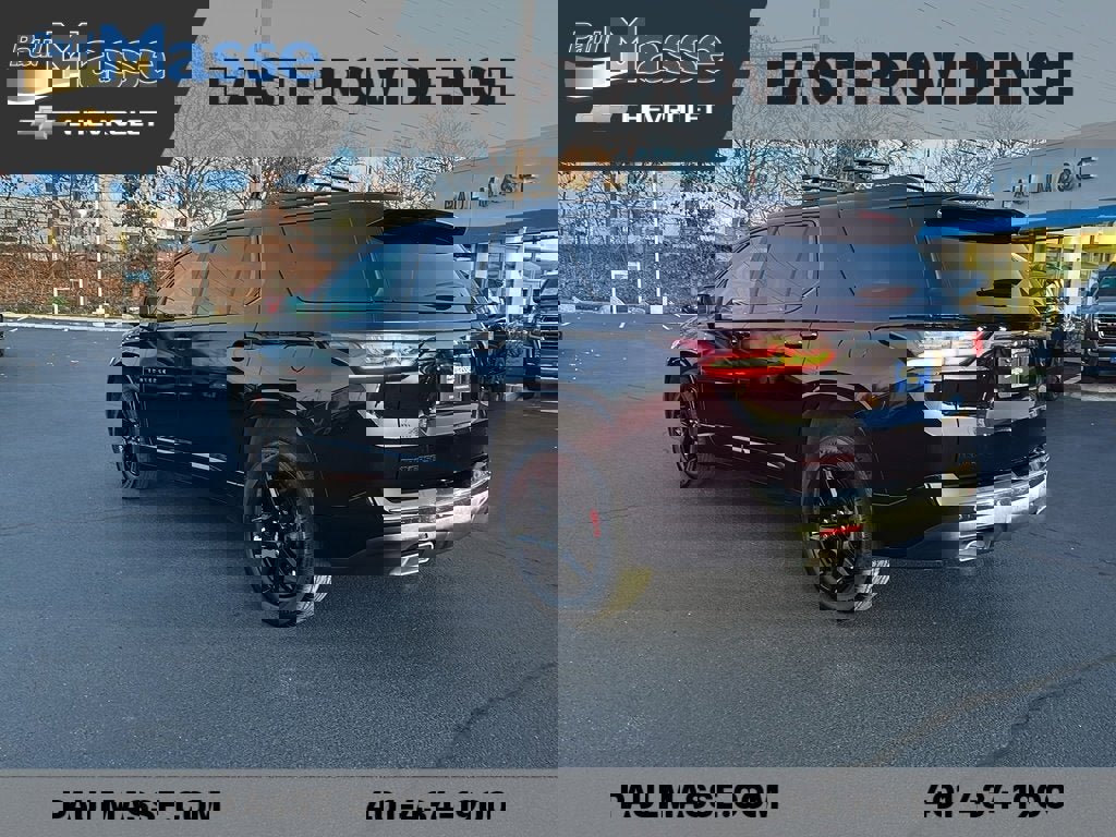 Used 2021 Chevrolet Traverse Premier w/ Redline Edition image 5