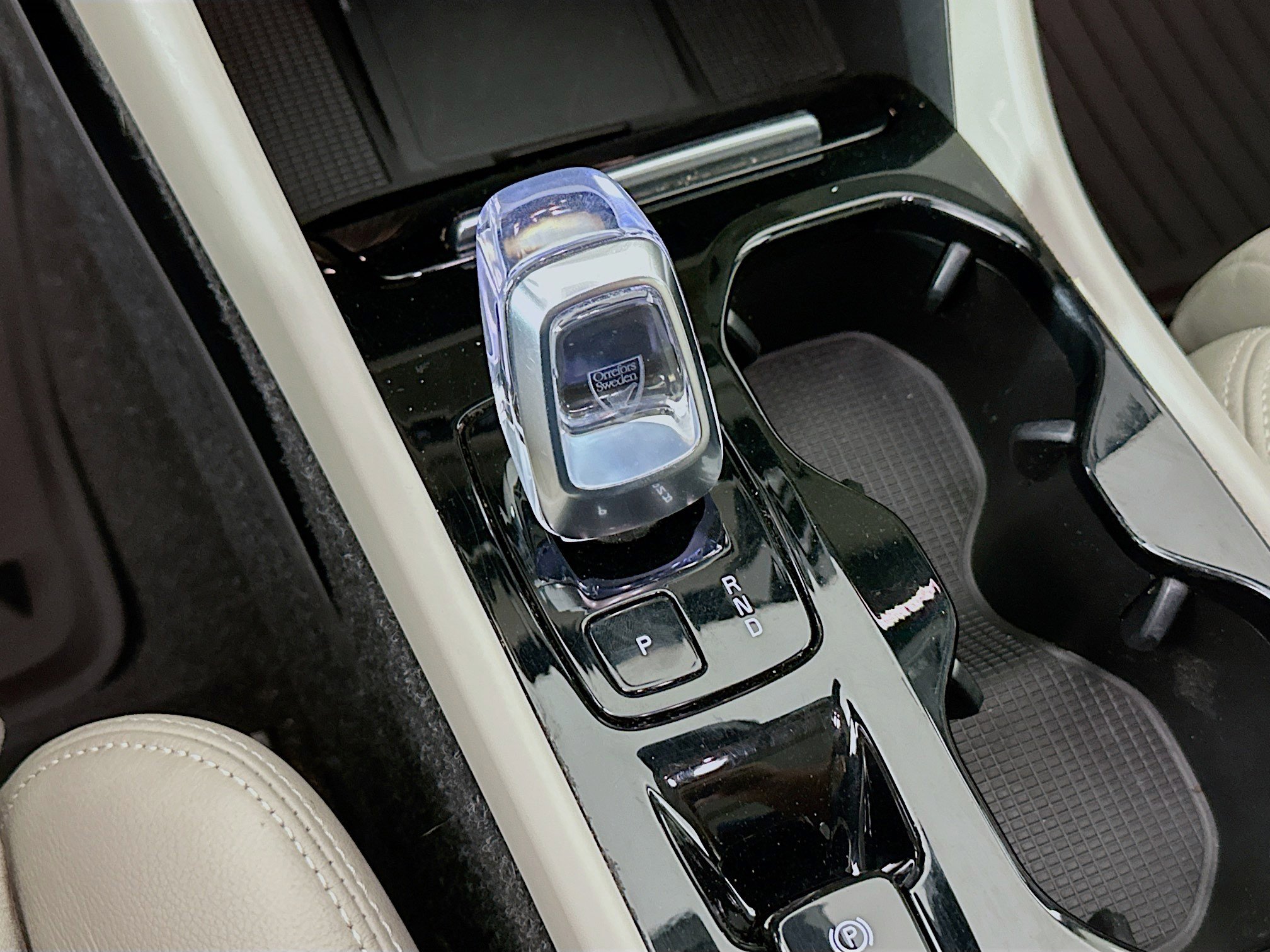 Used 2023 Volvo XC40 B5 Plus w/ Driver Assist Package image 24