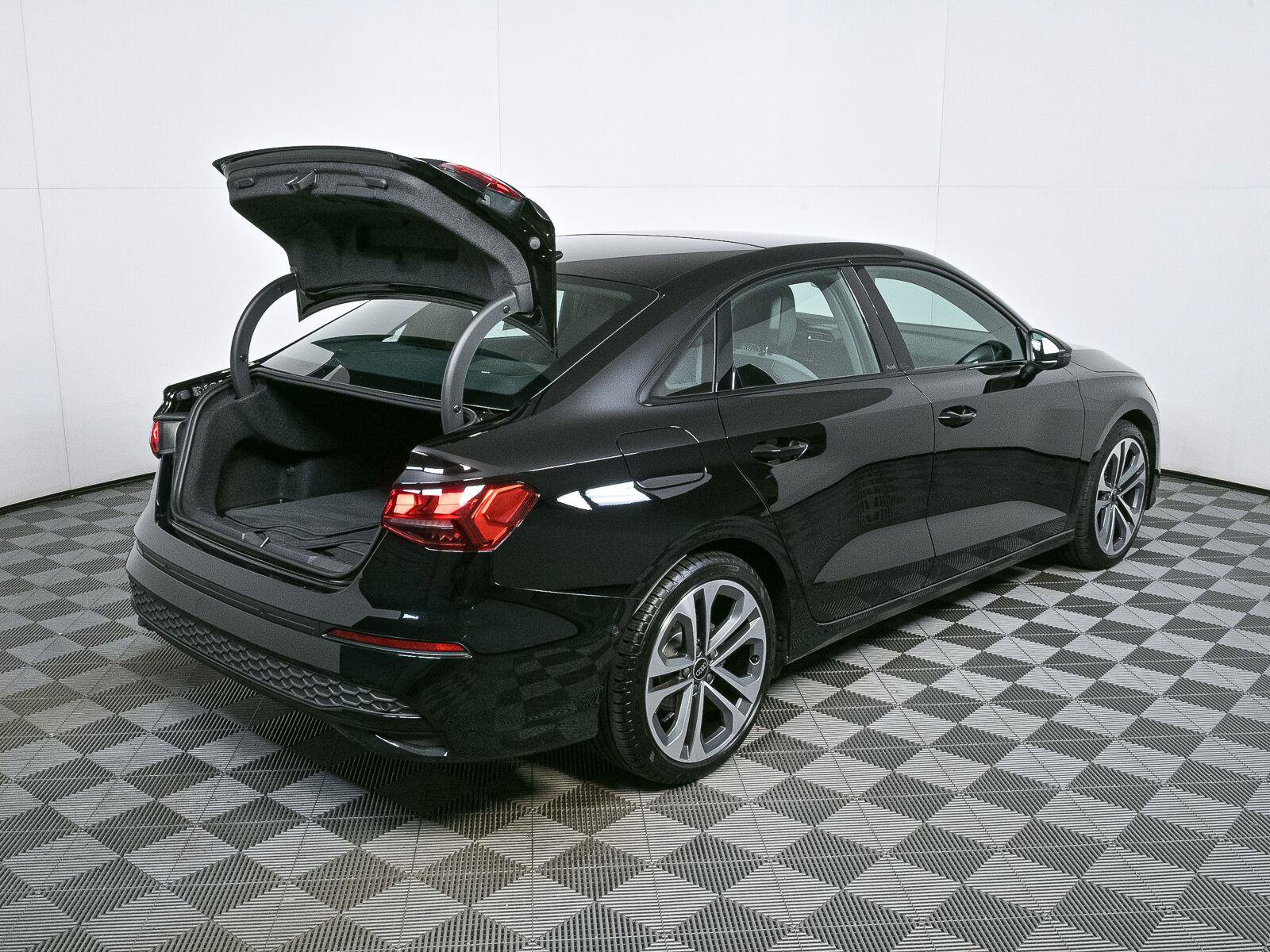 Used 2025 Audi A3 2.0T Premium Plus w/ Premium Plus Package AWD/4WD image 28