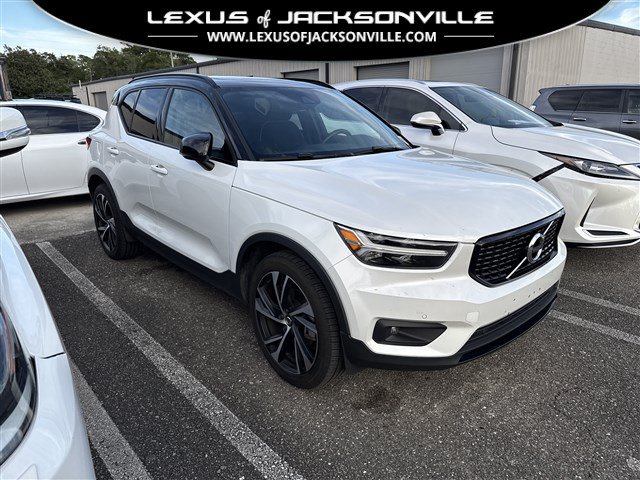 Used 2021 Volvo XC40 T4 R-Design w/ Climate Package FWD image 1