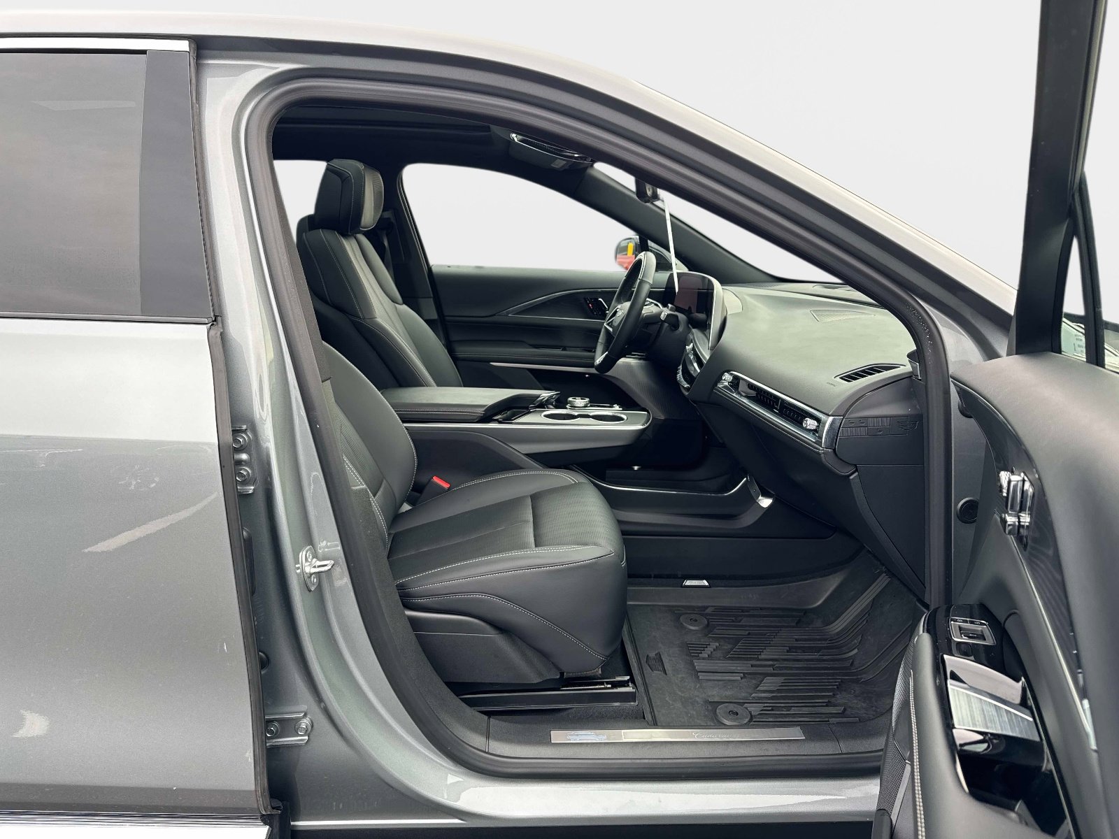 Certified 2024 Cadillac Lyriq Luxury w/ LPO, Floor Liner Package image 15