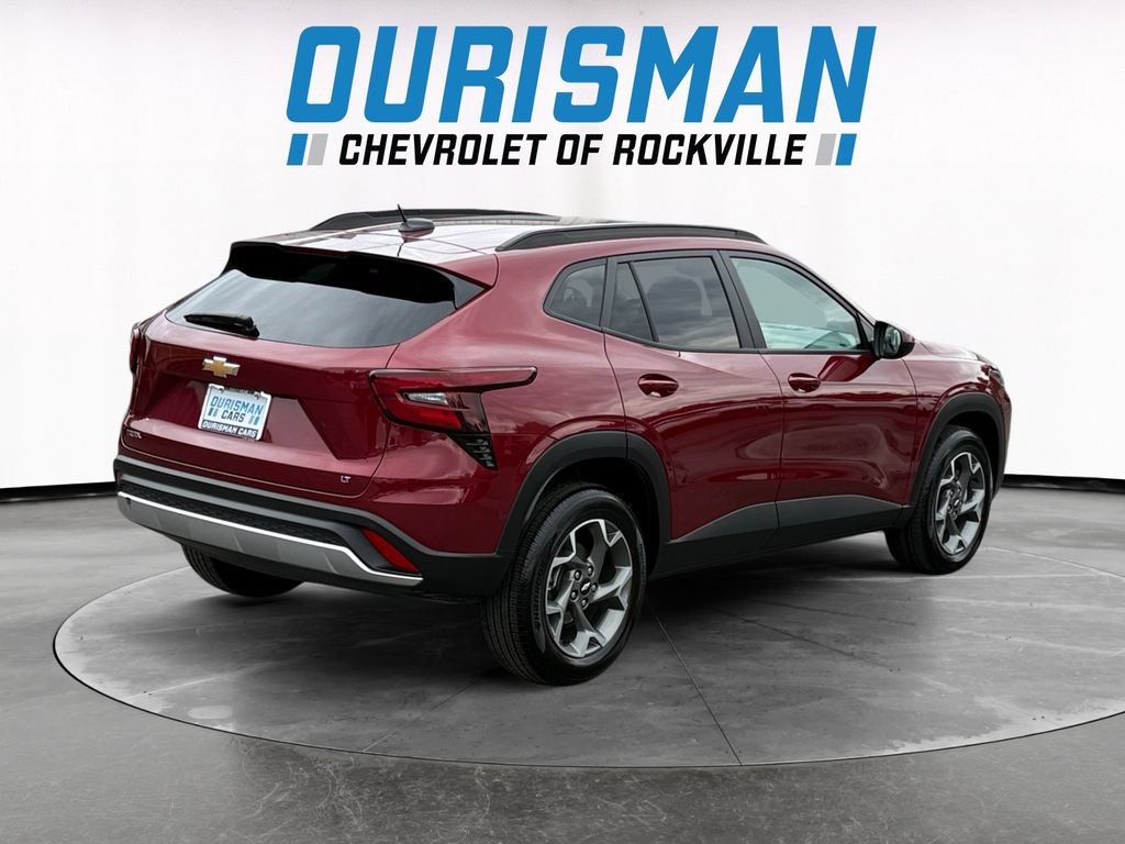 Used 2025 Chevrolet Trax LT FWD image 6