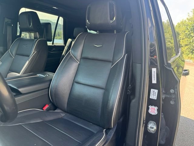 Used 2023 Cadillac Escalade Sport AWD/4WD image 17
