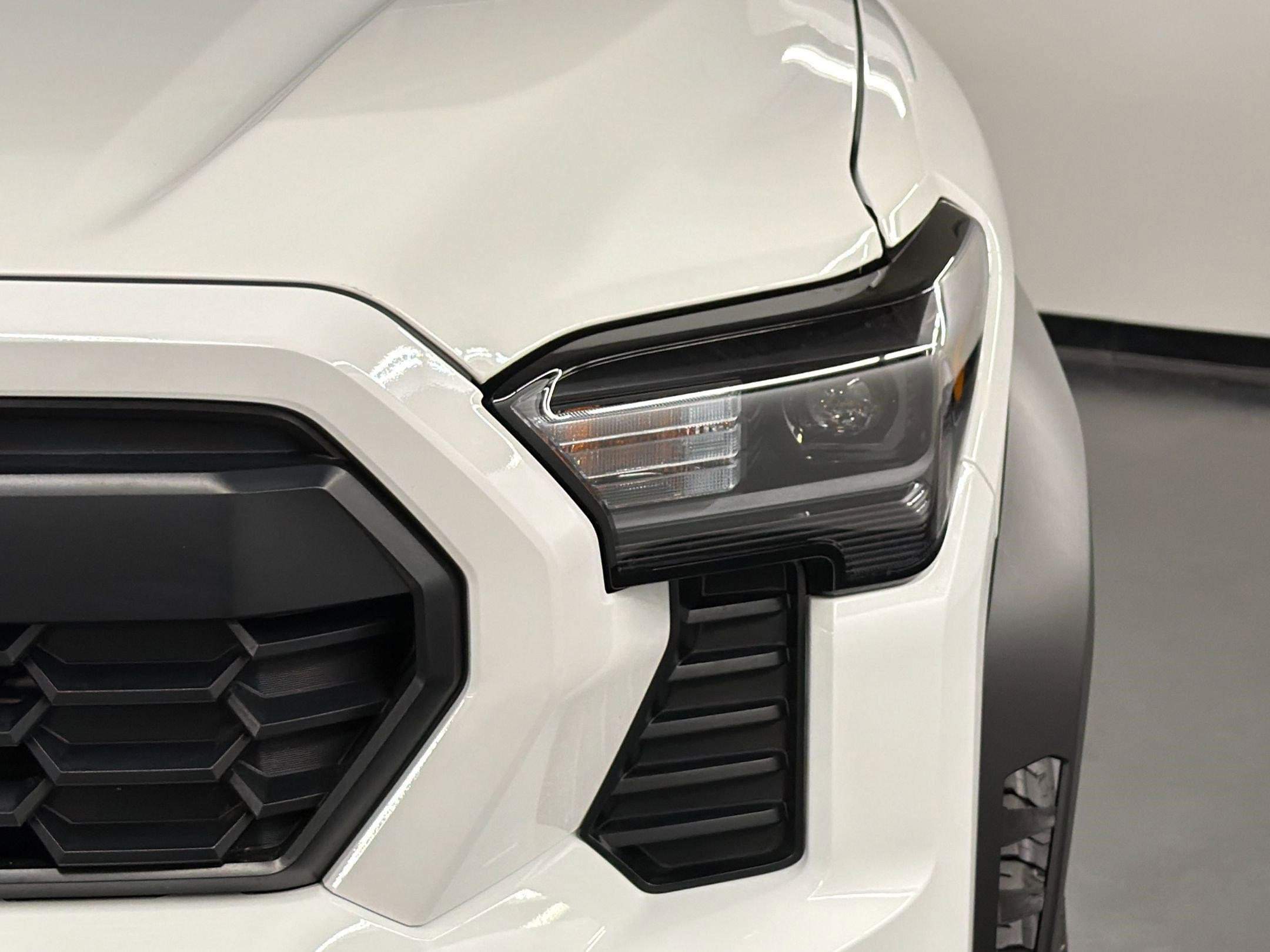 Used 2025 Toyota Tacoma TRD Off-Road image 11