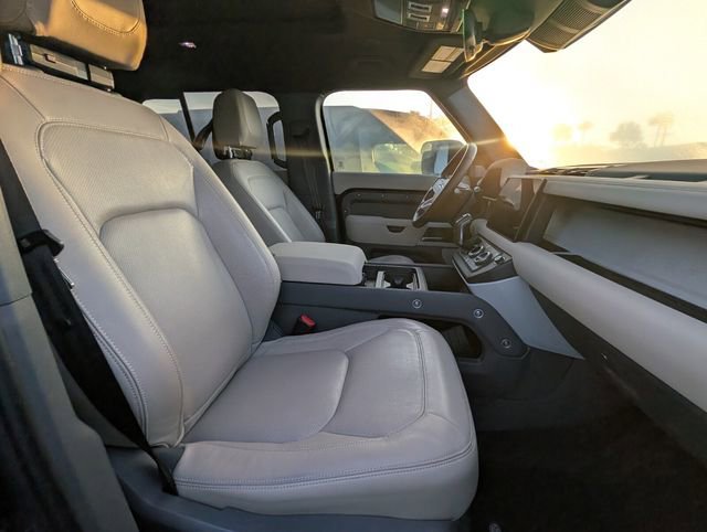 Used 2023 Land Rover Defender 130 SE image 15